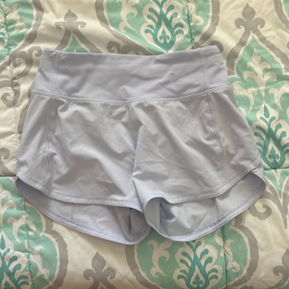 2.5 HIGH WAISTED LULULEMON LILAC SPEED UP SHORTS